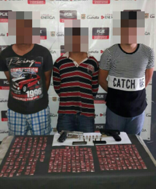 Al momento de su captura, traían 243 bolsas de plástico con cristal. 