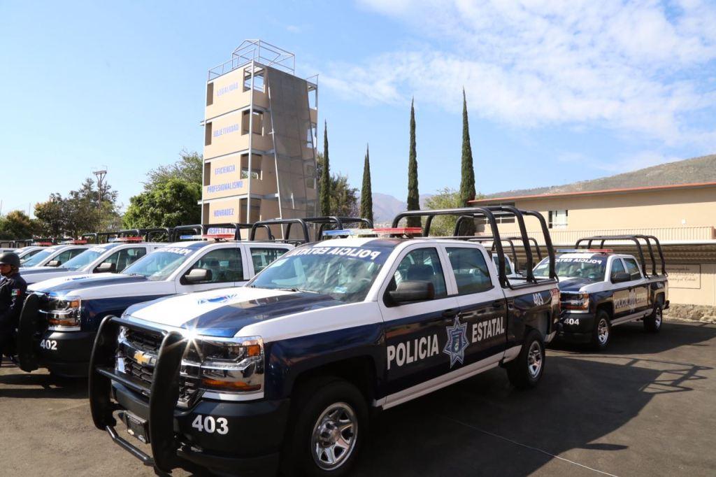 En la ceremonia se entregaron 16 patrullas camionetas Pick Up y 40 motopatrullas operativas-SSP.