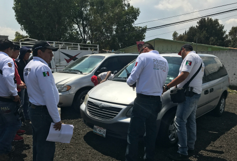 Efectivos de la FGJEM, realizaron diversos operativos en el oriente del Estado de México y catearon lotes de autos.