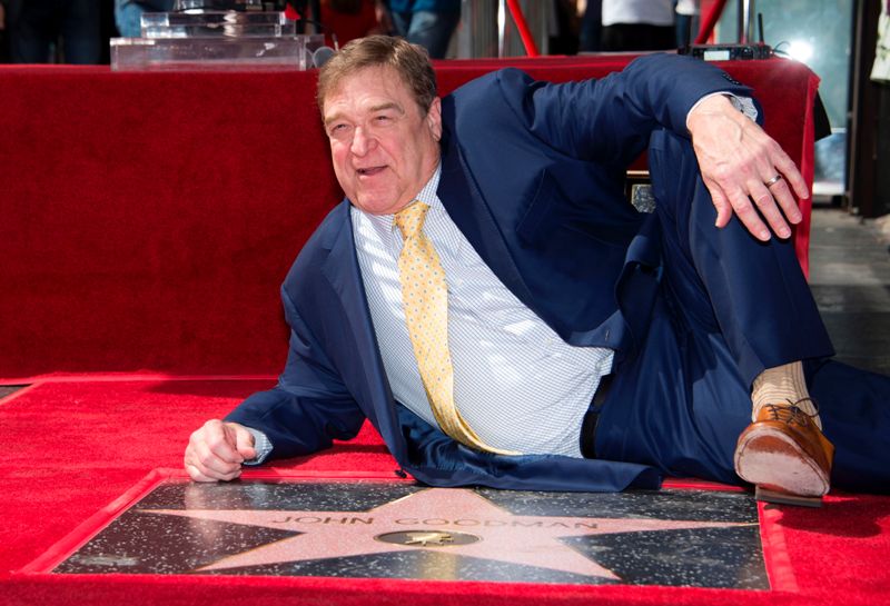 John Goodman recibió su estrella en el Paseo de la Fama en Hollywood. 