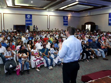 El ex gobernador de Puebla, Rafael Moreno Valle sostuvo un encuentro con empresarios integrantes de Canacintra.