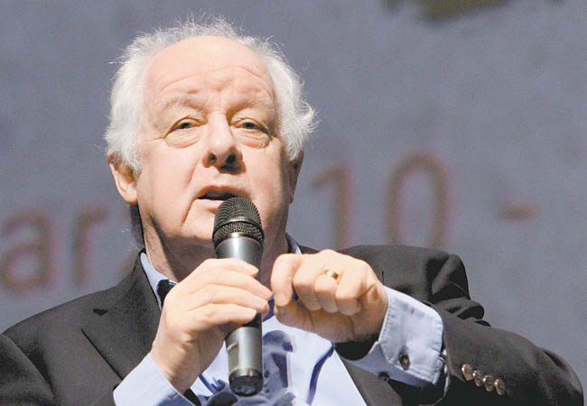El cineasta irlandés manifestó su pensar del presidente estadunidense. 