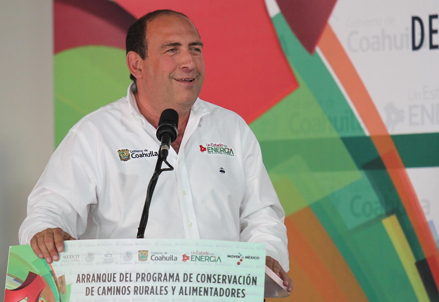 En Coahuila, inició el programa de rehabilitaciónde caminos alimentadores y rurales.