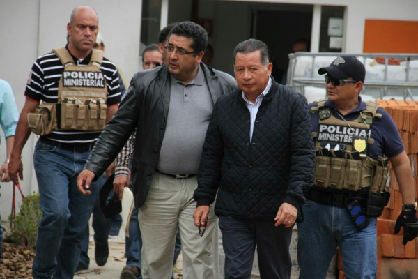 El ex gobernador interino de Veracruz, Flavino Ríos, está acusado de tráfico de influencias, abuso de autoridad y encubrimiento.