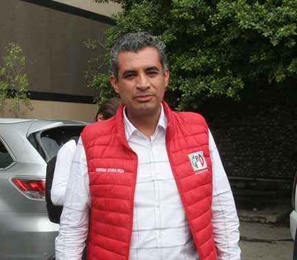 El líder de los priistas aprovechó su estancia en la ciudad para estar presente en la filmación de unos spots para la campaña nacional del partido.