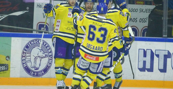 Storhamar Dragons festeja tras el triunfo sobre Sparta Warriors