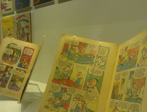 La exhibición presenta ocho historietas representativas de México, las cuáles fueron creadas entre 1930 y 1970.