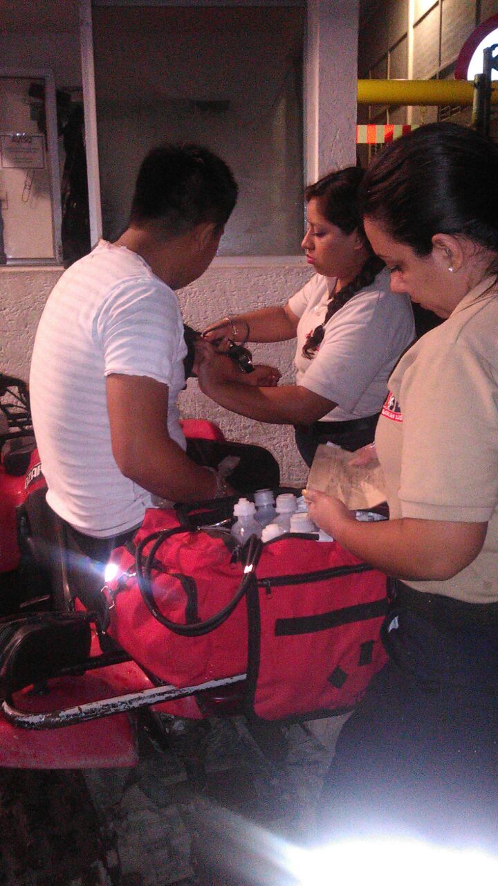 Golpearon a los elementos de seguridad de la tienda comercial.