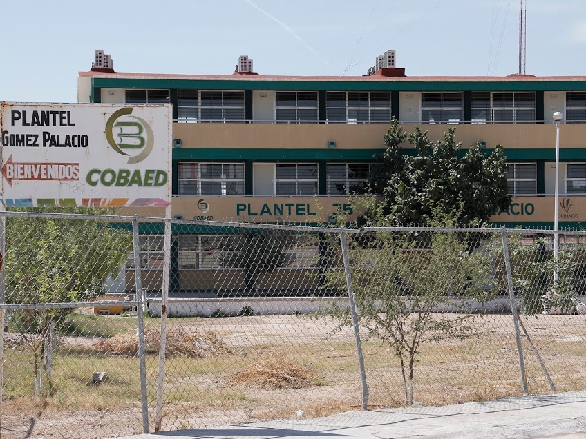 El Plantel 35 de Gómez Palacio del Colegio de Bachilleres de Durango, se mantiene en huelga.