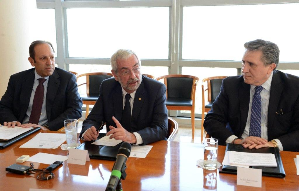 El rector de la UNAM, el presidente de la CNDH y el representante de la fundación Carlos Slim destacaron la trascendencia del acuerdo que firmaron.
