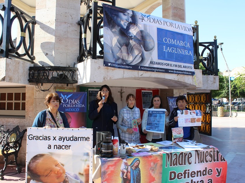 En Torreón, el Frente Nacional por la Familia apoya el proceso de gestación tras una violación.