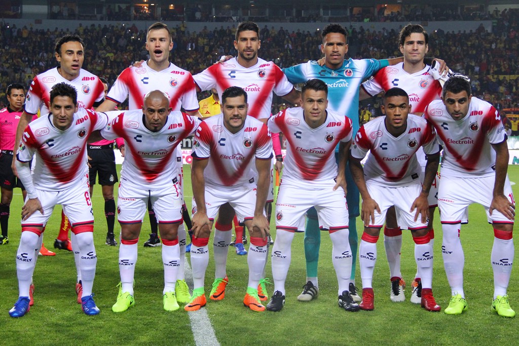 Jugadores del equipo Veracruz en partido de la Jornada 9.