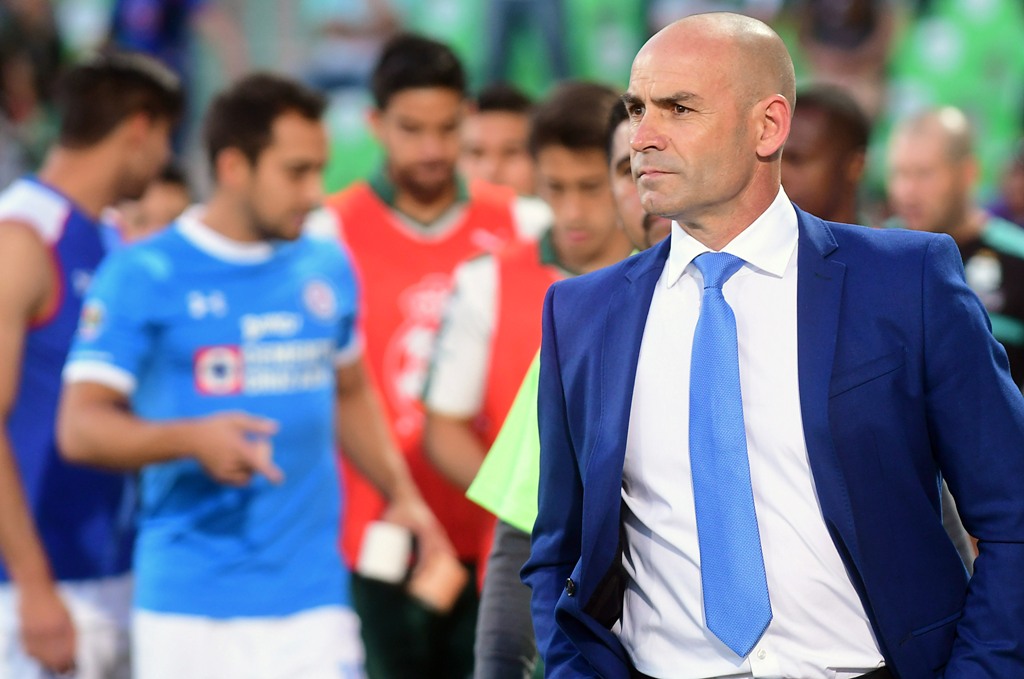 Paco Jémez al finalizar el partido de Copa MX contra Santos.