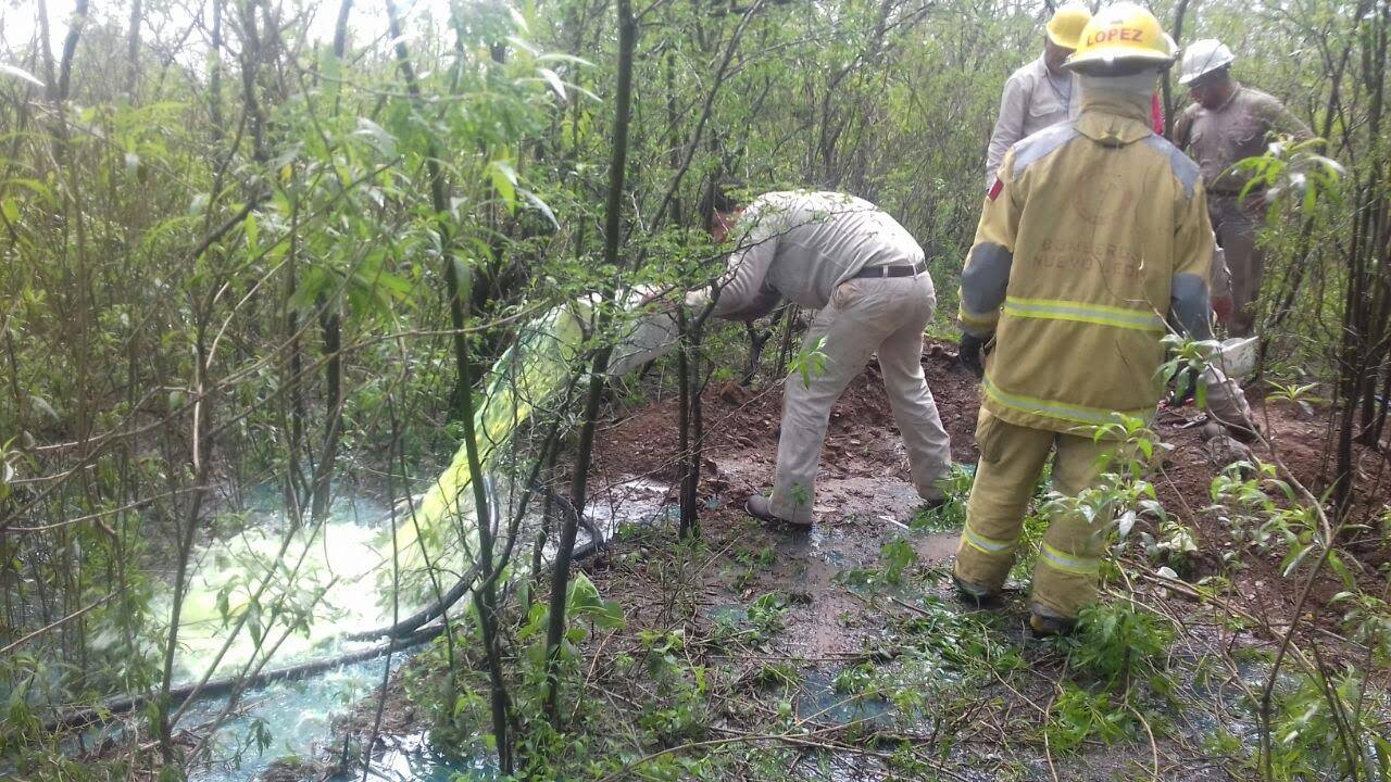 Personal de Pemex fue requerido en la zona para iniciar con las labores de reparación.