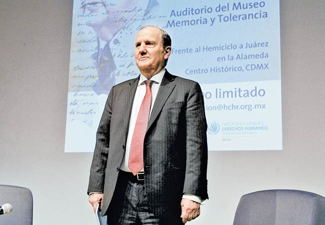 Juan Méndez, ex relator especial sobre Tortura de la ONU, en conferencia en el Museo Memoria y Tolerancia. 