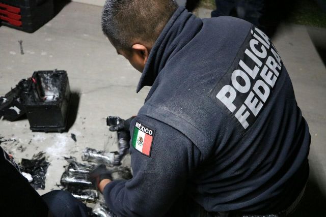 Policías federales aseguran goma de opio 