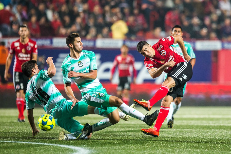 Juan Lucero ingresó de cambio y anotó el gol de la igualada.