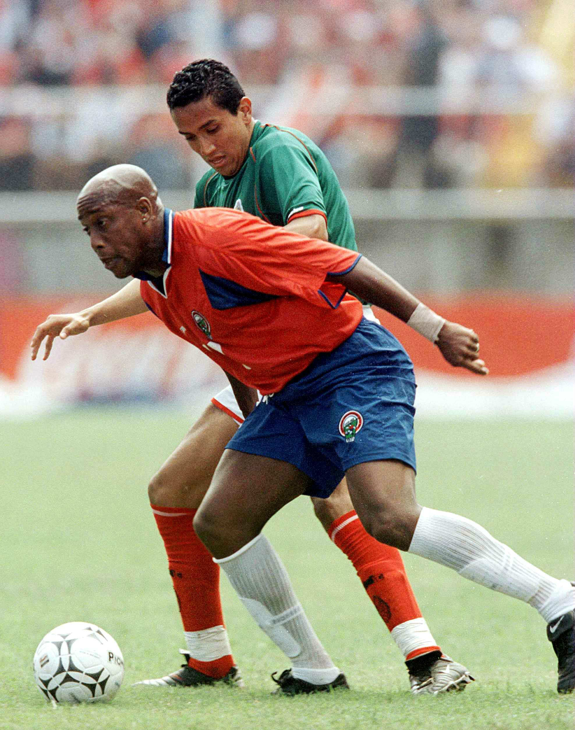 Hernán Medford fue el autor del segundo gol de Costa Rica en el 'Aztecazo'