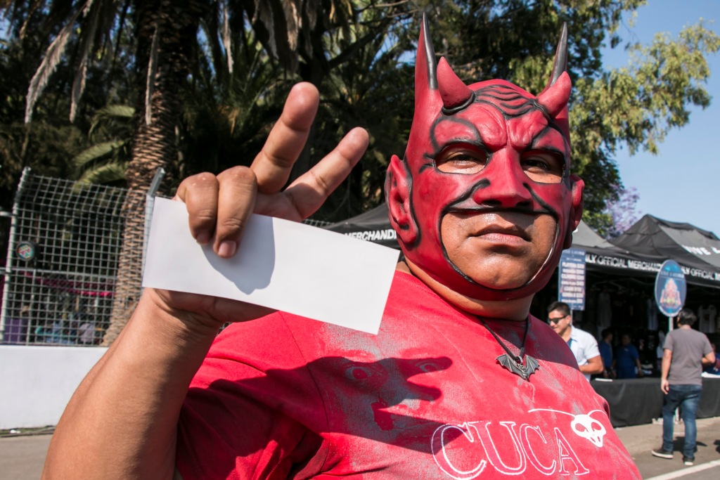 Los asistentes desfilaron disfrazados en el Vive Latino.
