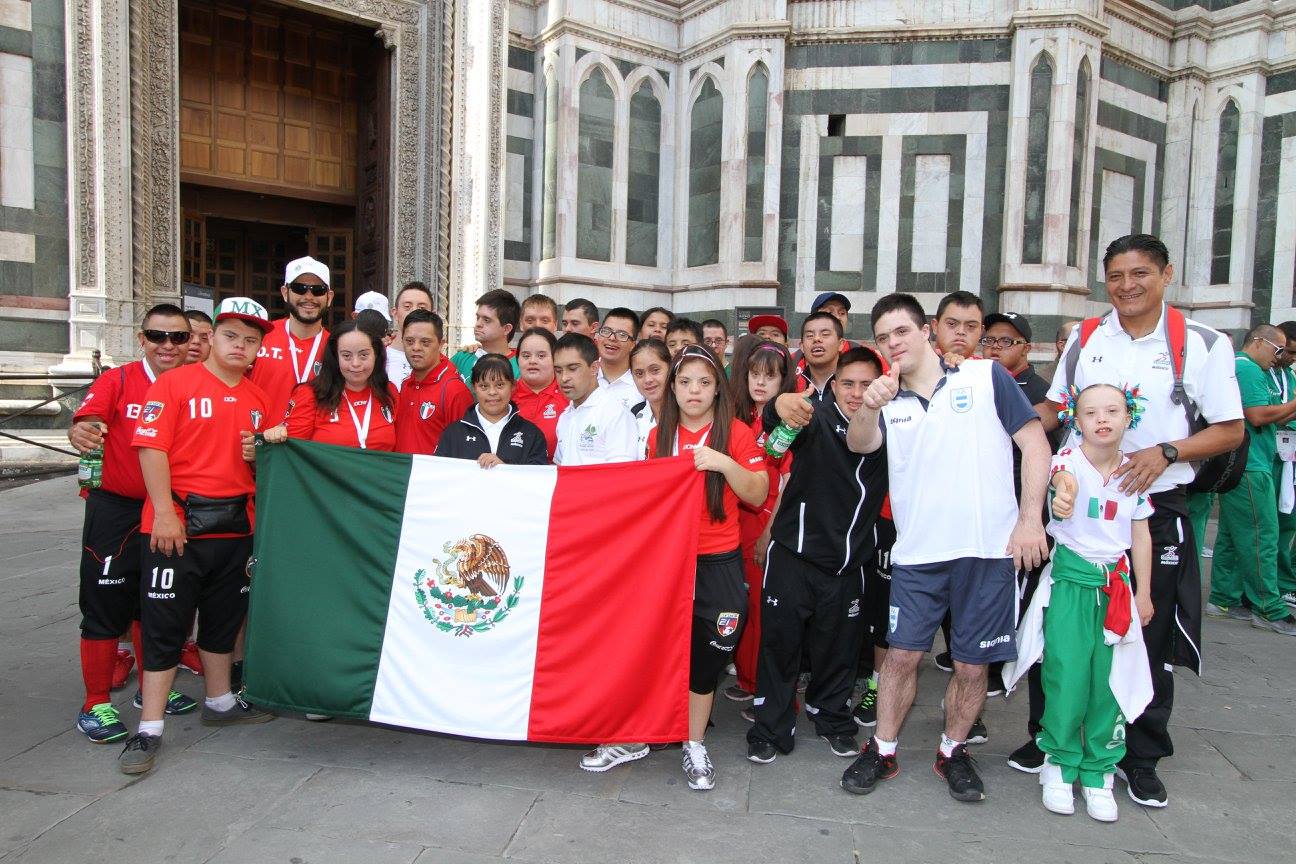 La delegación mexicana que participó en los Juegos de Trisomía