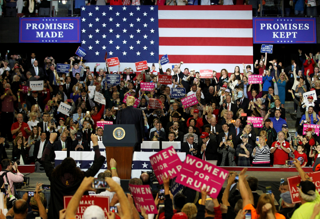 El presidente Donald Trump acudió a un mitin en Louisville.