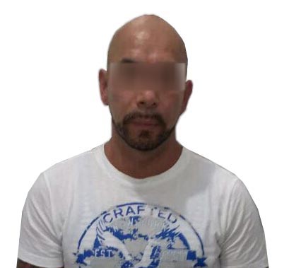 El hombre fue trasladado a las instalaciones del Aeropuerto Internacional de Cancún, donde fue puesto a disposición del Instituto Nacional de Migració