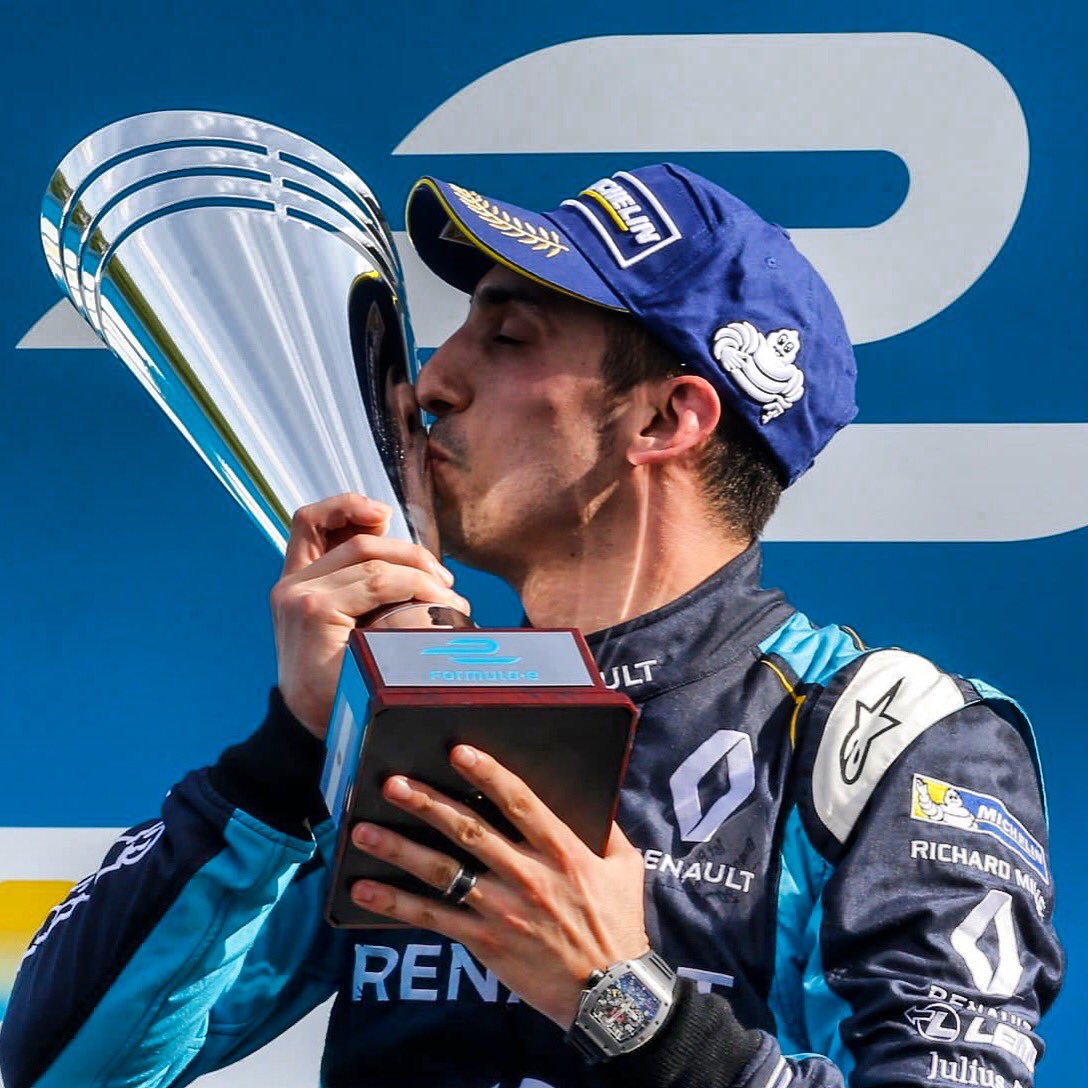 Sébastien Buemi, celebrá su triunfo en el eprix de Buenos Aires.
