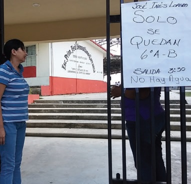 Suspenden clases por falta de agua en las escuelas.