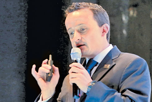 Arriola, durante el anuncio. 