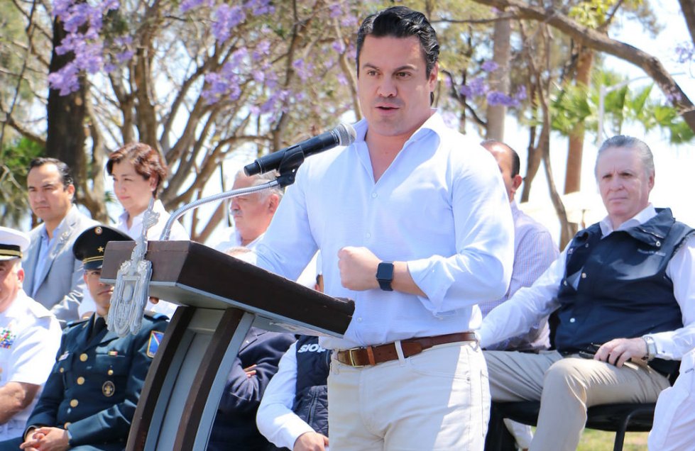El gobernador estuvo ayer en la ribera del lago de Chapala