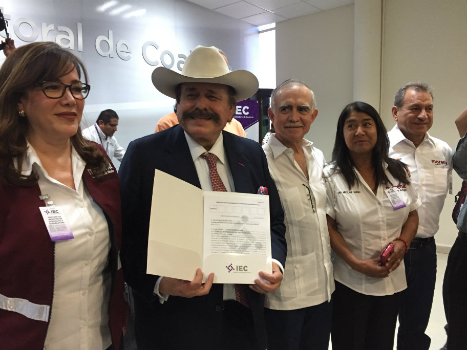 Armando Guadiana se registró como candidato de Morena a la gubernatura de Coahuila.