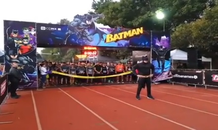 Se llevó a cabo la carrera 'Asalto a la Ciudad Gótica: Batman 2017'