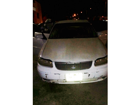 El menor estaba acompañado de dos adultos. 