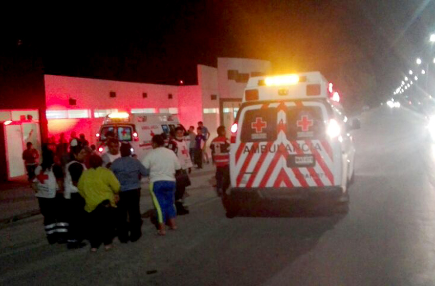 Todas las ambulancias de la Cruz Roja de San Pedro acudieron al lugar del percance.