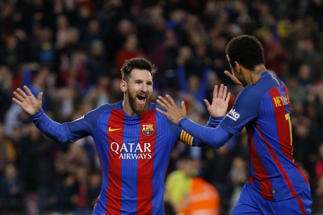 Messi y Neymar celebrando