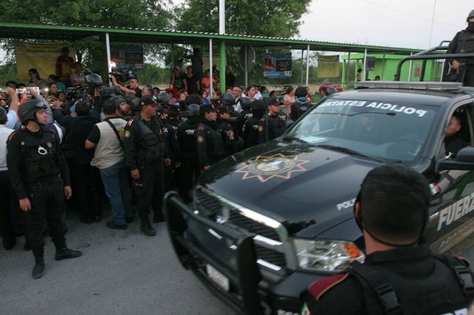 Al penal ingresaron unidades de Fuerza Civil y el Ejército.