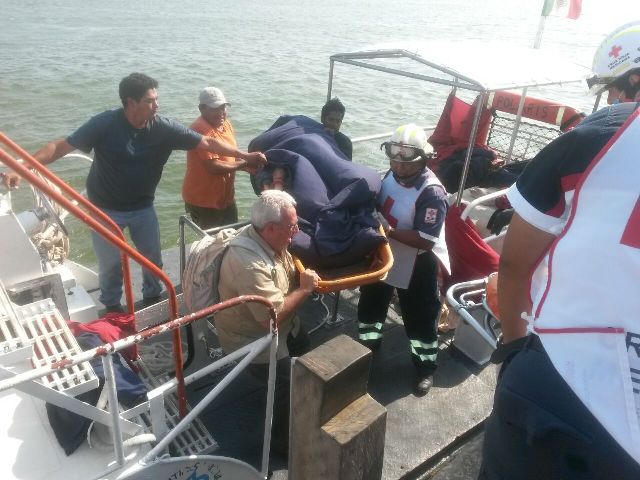 Tres obreros en un buque lesionados por quemaduras