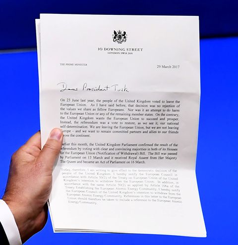 La carta, con la que se activa el artículo 50 del Tratado de Lisboa, fue recibida por el presidente del Consejo Europeo, Donald Tusk.