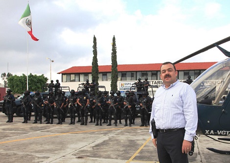 Edgar Veytia es licenciado en Derecho y tiene una maestría en Ciencias Forenses.