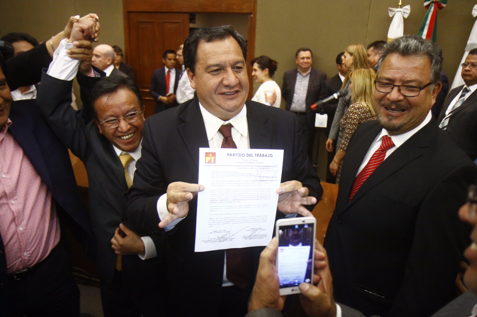 Óscar González aseguró que puede ganar.