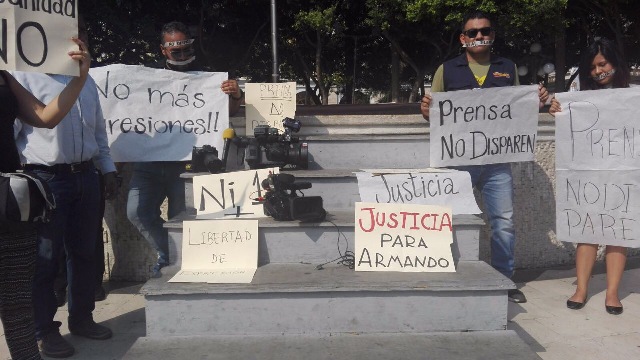 Los periodistas pidieron justicia por la agresión a Armando Arrieta.