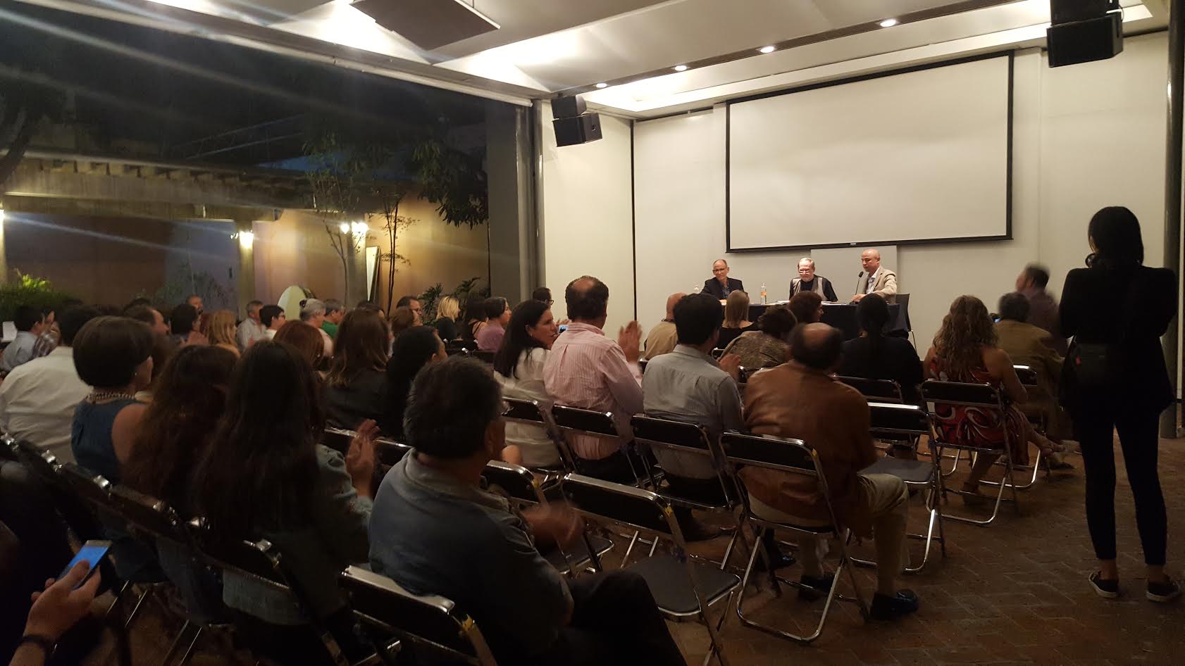 La presentación del Historia de mi silencio por Stephen Dunn que se realizó el martes en la Casa ITESO Clavigero