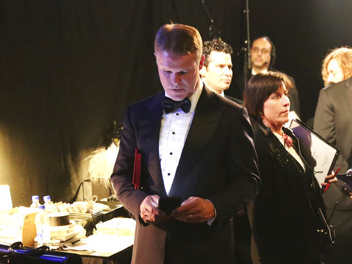 Tras error, contadores no podrán usar celulares en los Oscar.
