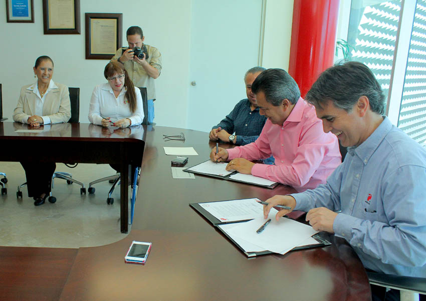 DIF Torreón y Peñoles firman convenio de colaboración en Centro Comunitario de la Vicente Guerrero