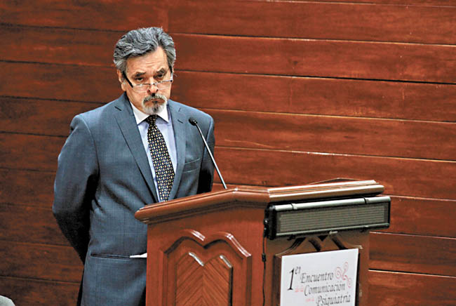 Enrique Chávez León, presidente de la Asociación Psiquiátrica Mexicana. 