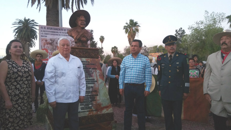 Primer busto de Pancho Villa en Torreón. 