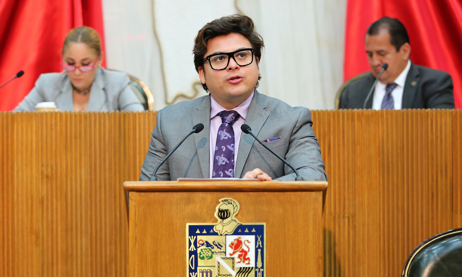  El diputado del PAN, Ángel Barroso, mencionó que en lugares como la Ciudad de México y Puebla ya existe un sistema vigente llamado "Taxímetro".