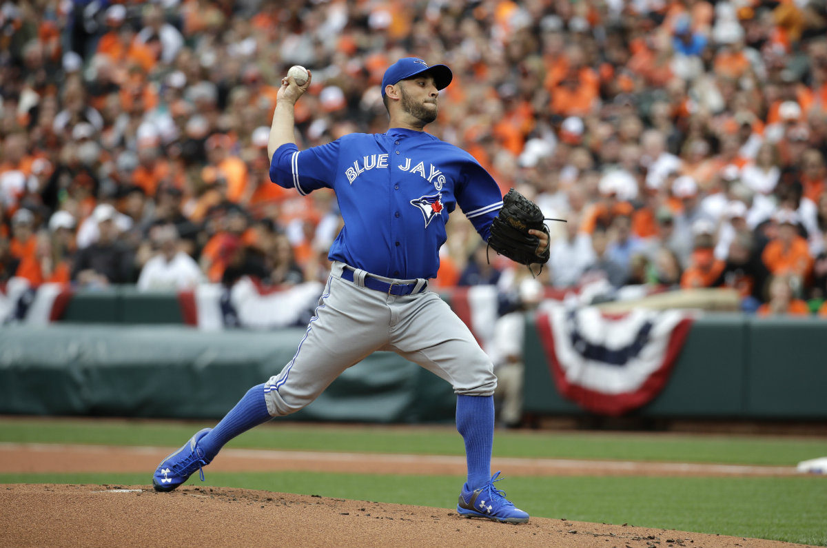 Marco Estrada fue el pitcher que abrió con Toronto
