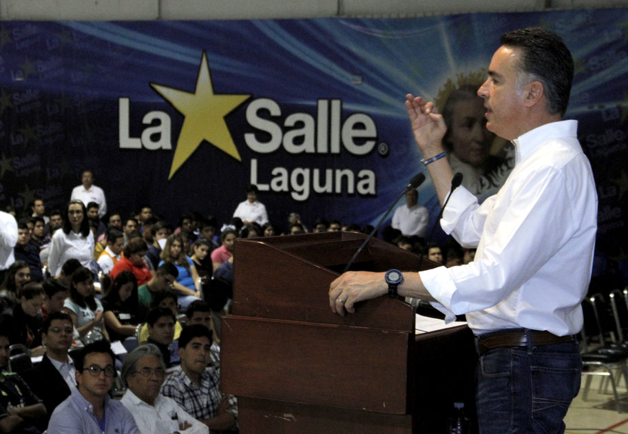 Guillermo Anaya en la Jornada Cívica de la Universidad La Salle.