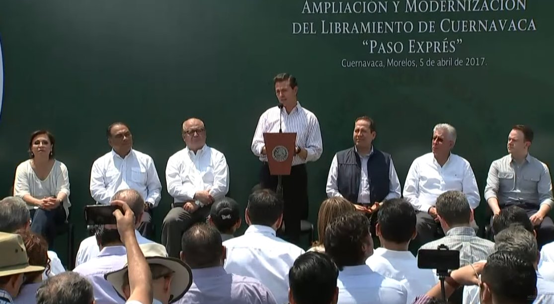 El presidente Enrique Peña Nieto durante la inauguración del paso exprés a Cuernavaca.